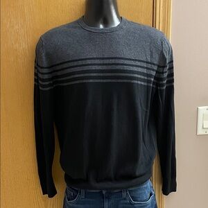 Banana Republic Men's Black and Gray Crewneck Sweater